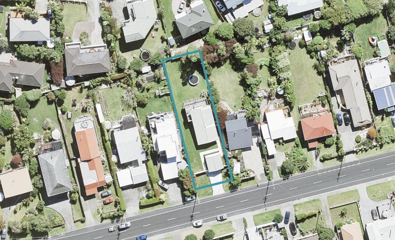 1304 Whangaparaoa Road, Army Bay, Whangaparaoa - Carousel 1