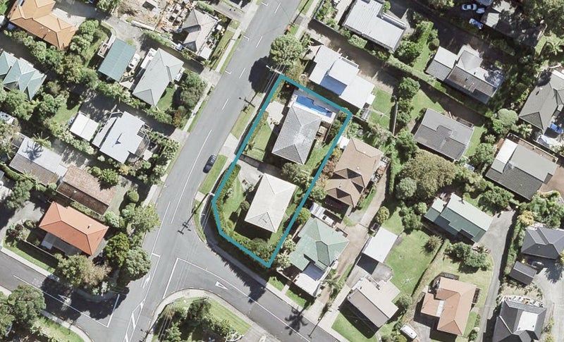 1/15 Deep Creek Road, Waiake, Auckland - Carousel 1