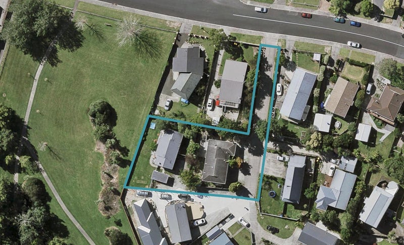 2/65 Athena Drive, Tōtara Vale, Auckland - Carousel 1