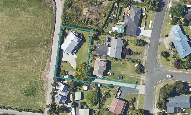 13 Pohutukawa Drive, Athenree, Katikati - Carousel 1