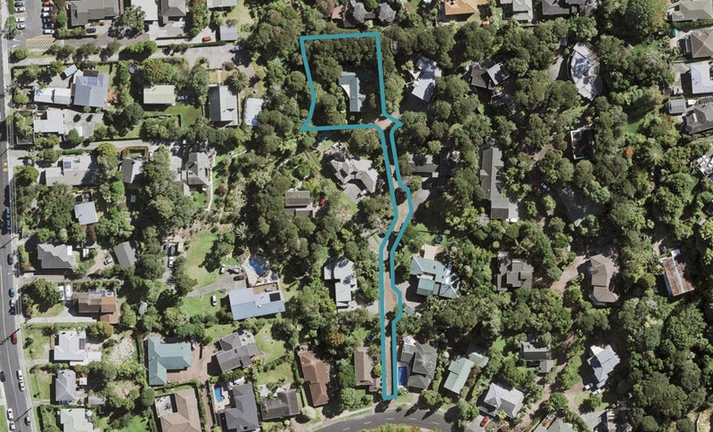 11D Woodfern Crescent, Titirangi, Auckland - Carousel 1