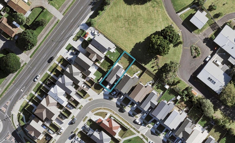 18 Tutuwhatu Crescent, Weymouth, Auckland - Carousel 1