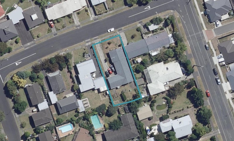 8 Sandringham Road, Enderley, Hamilton - Carousel 1
