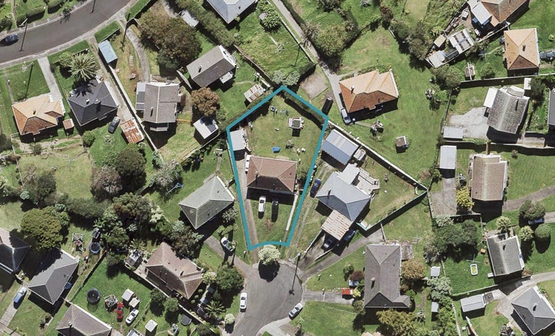8 Christini Street, Wesley, Auckland - Carousel 1