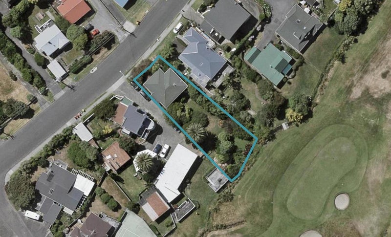 22 Golf Road, Paraparaumu Beach, Paraparaumu - Carousel 1