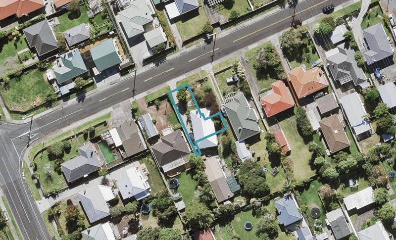 4/3 Royal View Road, Te Atatu South, Auckland - Carousel 1