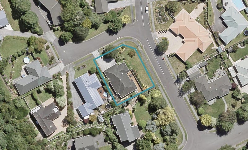 3 Carlow Grove, Birchville, Upper Hutt - Carousel 1