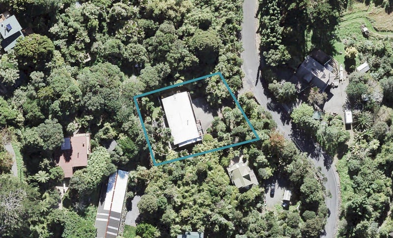 34 Rimu Road, Oratia, Auckland - Carousel 1
