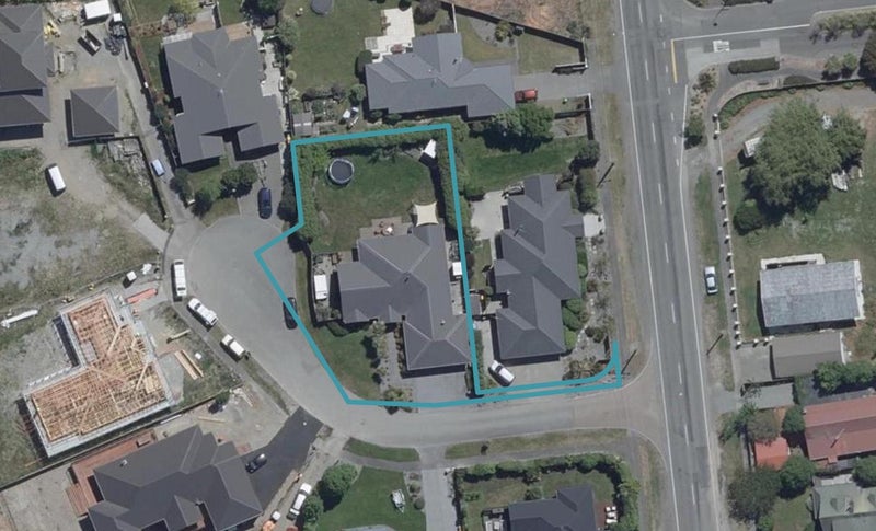 10 Riverside Lane, Spencerville, Christchurch - Carousel 1