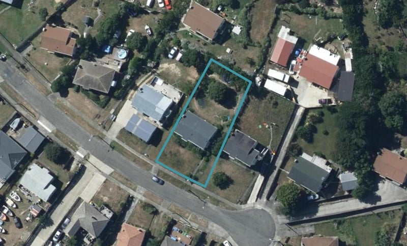 11 Whenua View, Titahi Bay, Porirua - Carousel 1