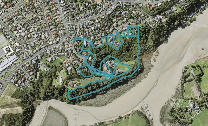 14A Chisbury Terrace, Shelly Park, Auckland - Carousel 1