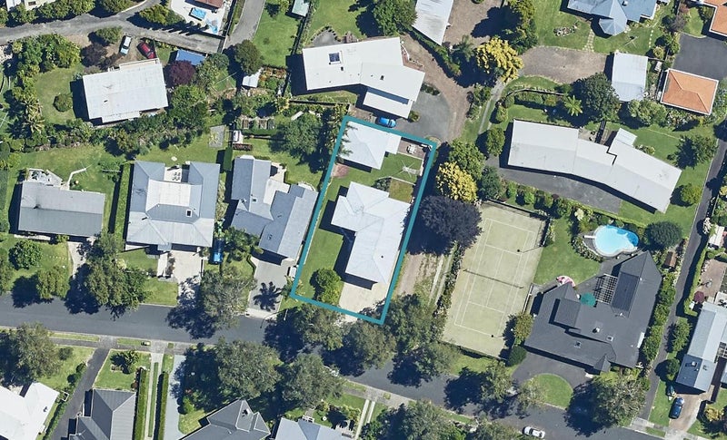 11 Pah Street, Matua, Tauranga - Carousel 1