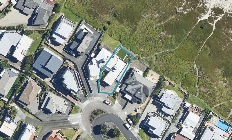 30 Sunbrae Grove, Mount Maunganui, Mount Maunganui - Carousel 1
