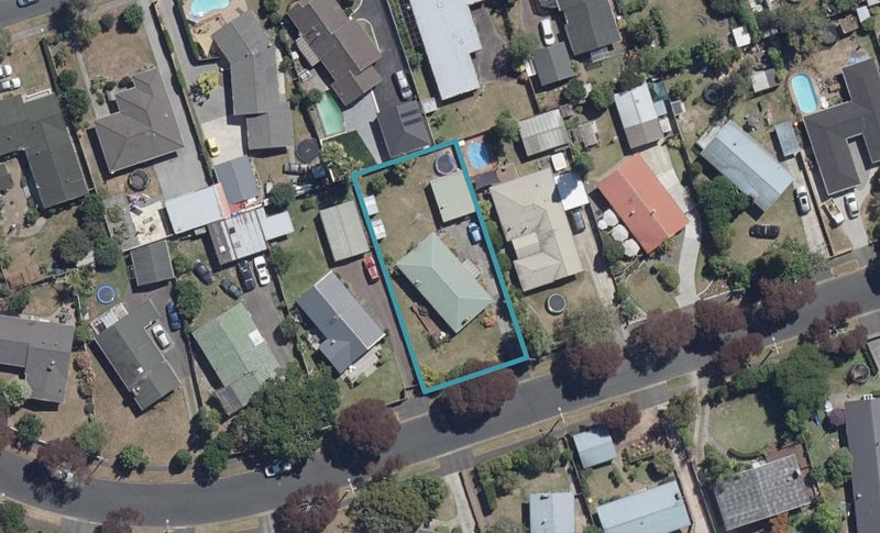 17 Pulham Crescent, Queenwood, Hamilton - Carousel 1