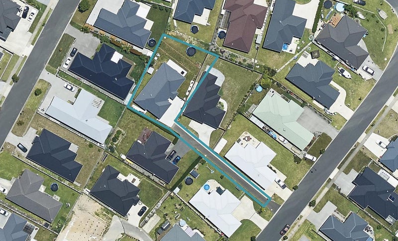 41 Fairfax Crescent, Pyes Pa, Tauranga - Carousel 1