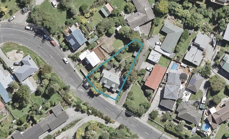 11 Forest Road, Pinehaven, Upper Hutt - Carousel 1