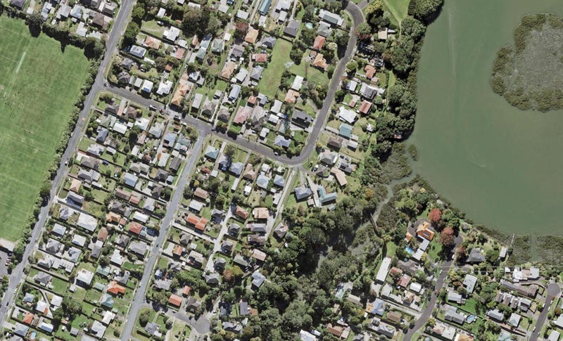 19 Beaubank Road, Kelston, Auckland - Carousel 1