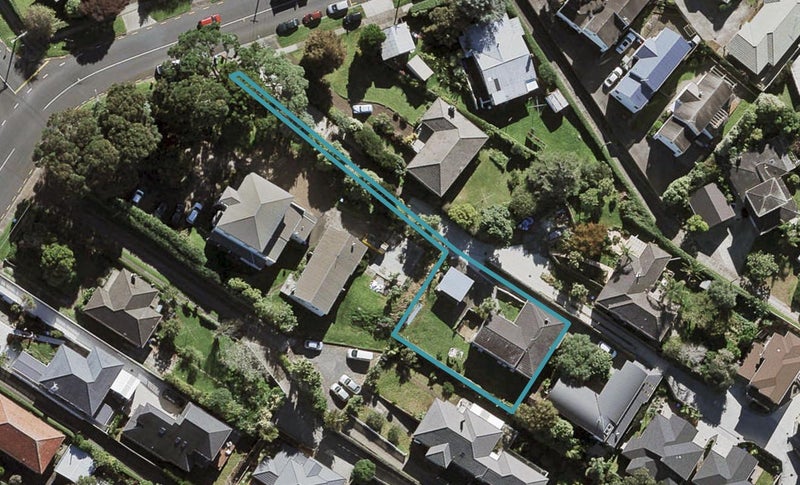3 Warren Avenue, Three Kings, Auckland - Carousel 1