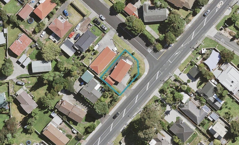 83 Seymour Road, Sunnyvale, Auckland - Carousel 1