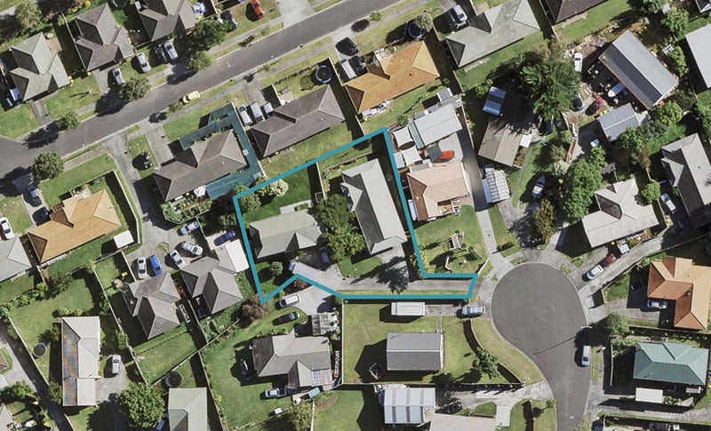1/12 Rhine Place, Weymouth, Auckland - Carousel 1