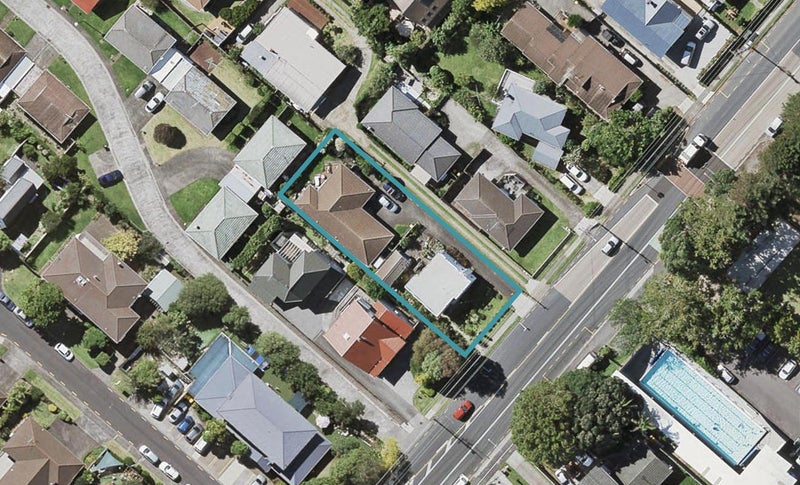 2/77 Shakespeare Road, Milford, Auckland - Carousel 1