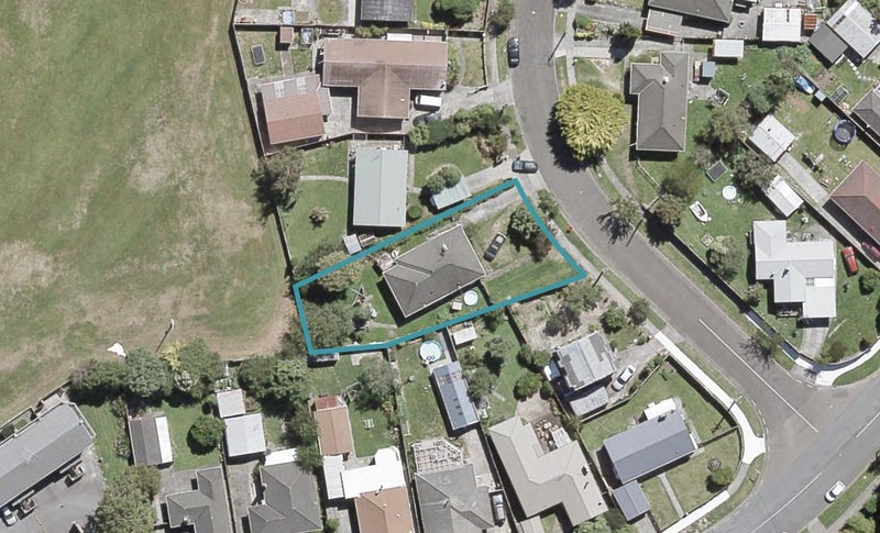 54 Mary Crescent, Elderslea, Upper Hutt - Carousel 1