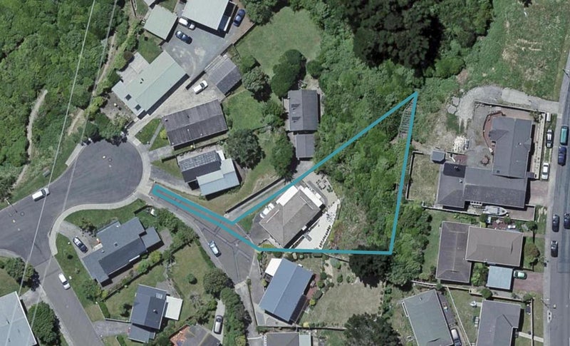 58 Colchester Crescent, Newlands, Wellington - Carousel 1