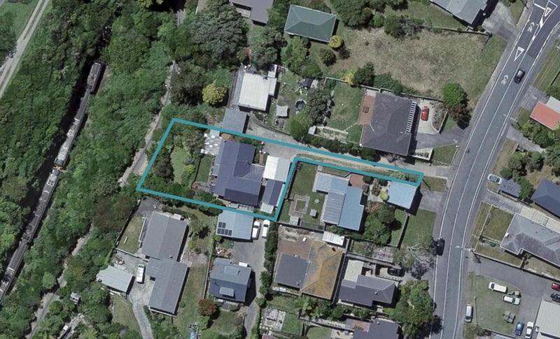 84 Fraser Avenue, Johnsonville, Wellington - Carousel 1