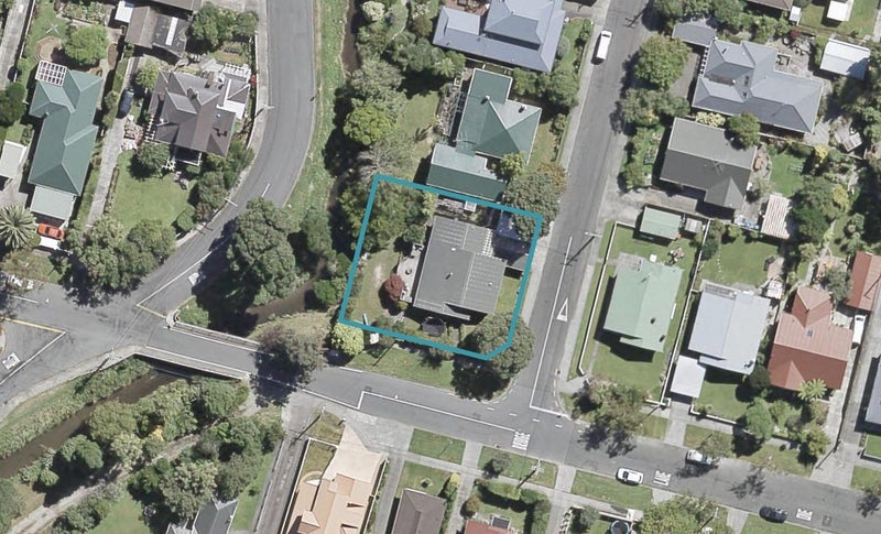39 Norton Park Avenue, Fairfield, Lower Hutt - Carousel 1