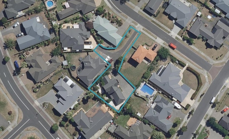 5 Roderick Place, Rototuna, Hamilton - Carousel 1