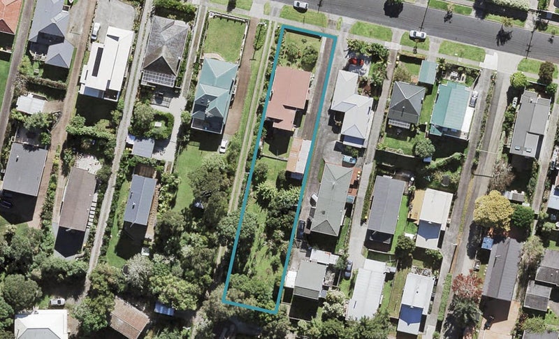 57 Beach Haven Road, Beach Haven, Auckland - Carousel 1