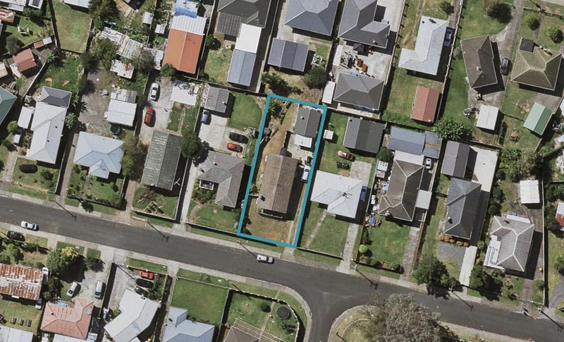 11 Parker Crescent, Otara, Auckland - Carousel 1