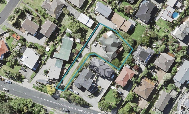 465 Beach Road, Murrays Bay, Auckland - Carousel 1