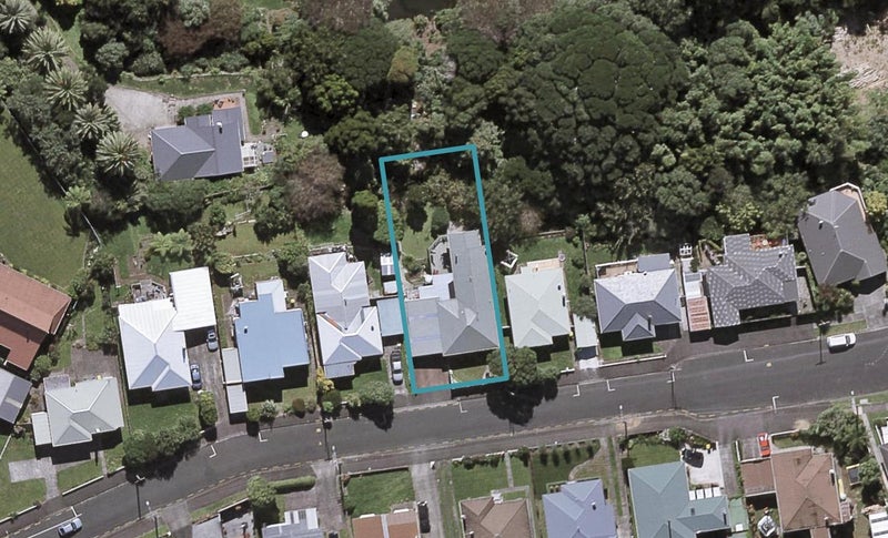 15 Maratahu Street, Westown, New Plymouth - Carousel 1
