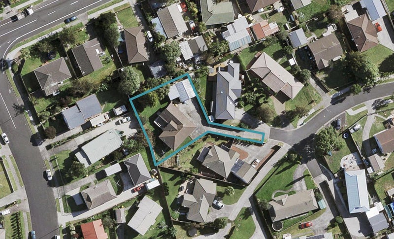15 Rosemead Place, Randwick Park, Auckland - Carousel 1