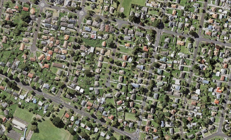 12 Bagnall Avenue, Point England, Auckland - Carousel 1