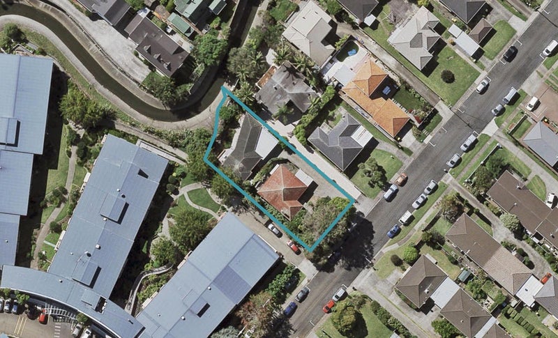 1/10 Napoleon Avenue, Milford, Auckland - Carousel 1
