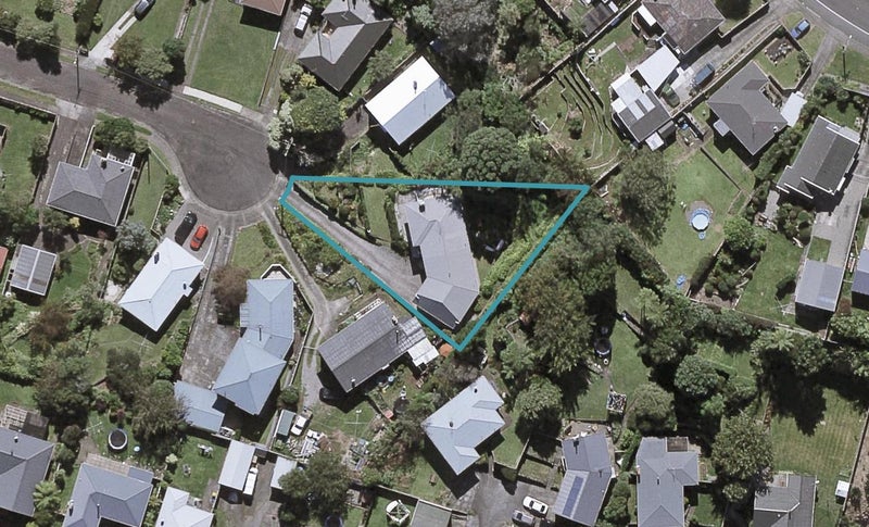 11 Sardinha Place, Marfell, New Plymouth - Carousel 1