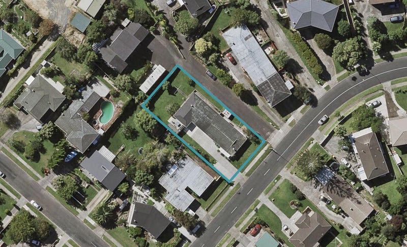 2/10 Marriott Road, Pakuranga, Auckland - Carousel 1