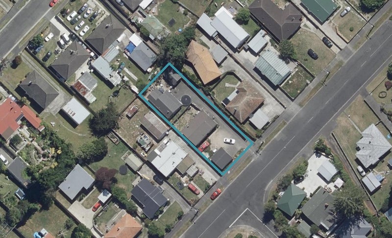 26 Pine Avenue, Bader, Hamilton - Carousel 1