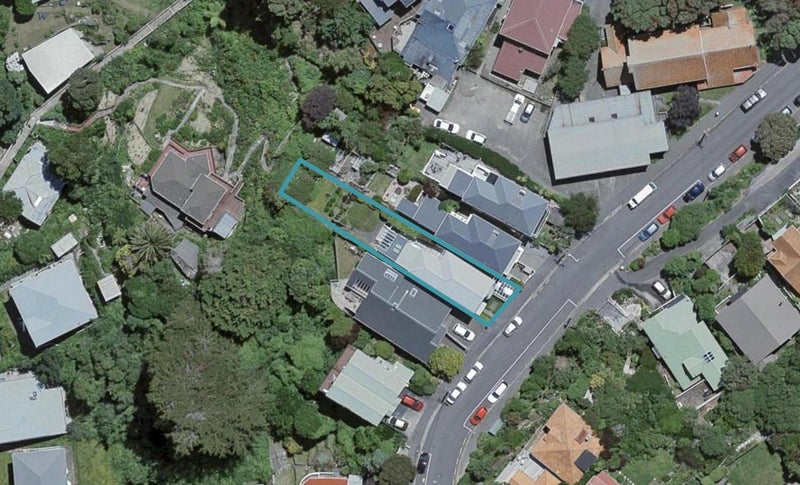 16 St Michaels Crescent, Kelburn, Wellington - Carousel 1