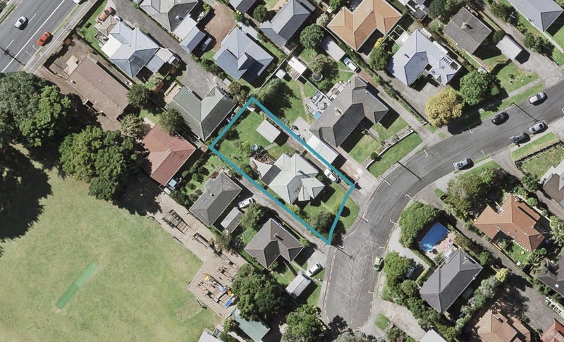 21 Otakau Road, Milford, Auckland - Carousel 1