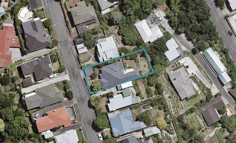 13 Coleman Terrace, Hospital Hill, Napier - Carousel 1
