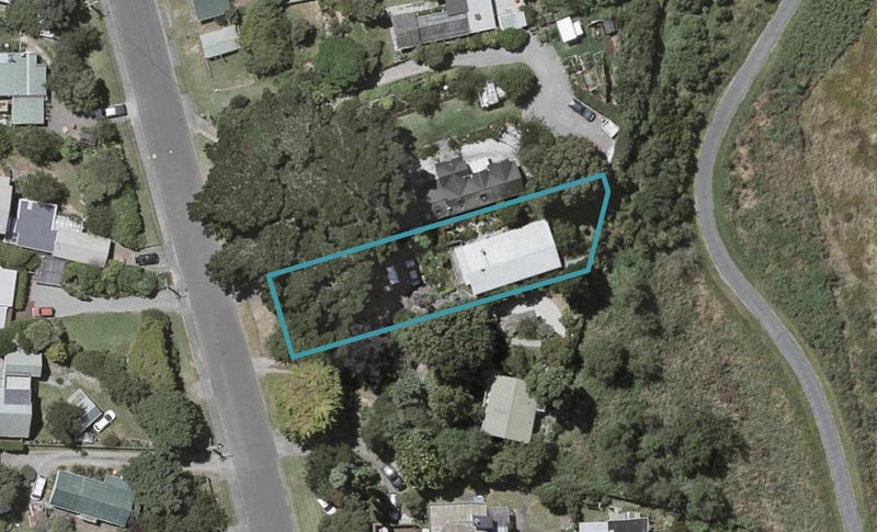 69 Tennis Court Road, Raumati South, Paraparaumu - Carousel 1