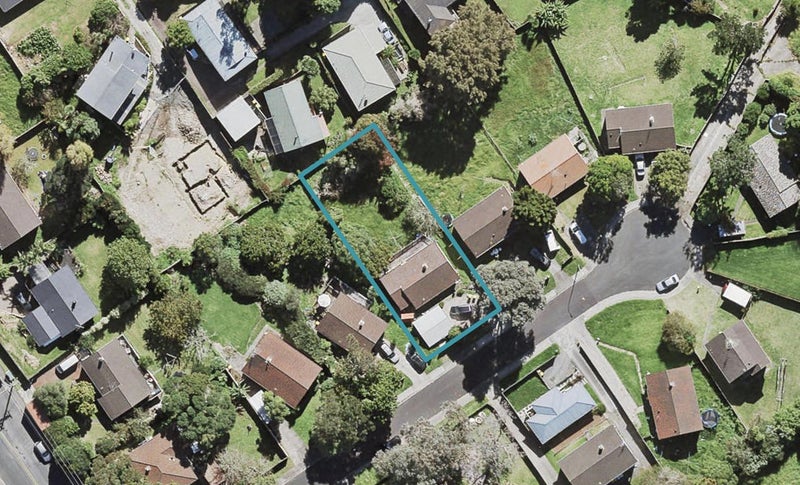 8 Gemini Place, Beach Haven, Auckland - Carousel 1