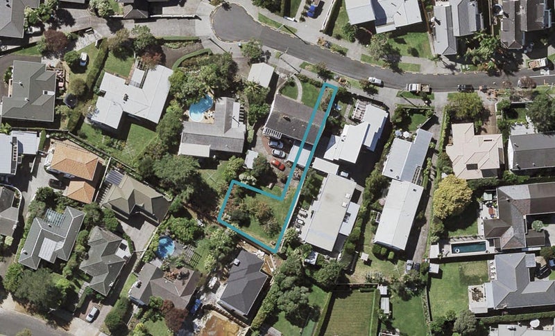 8D Meyrick Place, Meadowbank, Auckland - Carousel 1