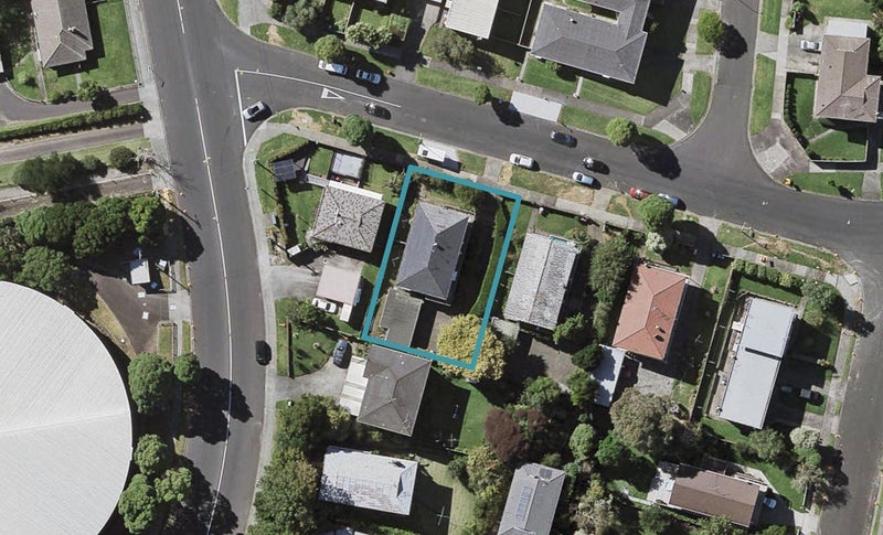 2/3 Strong Street, St Johns, Auckland - Carousel 1