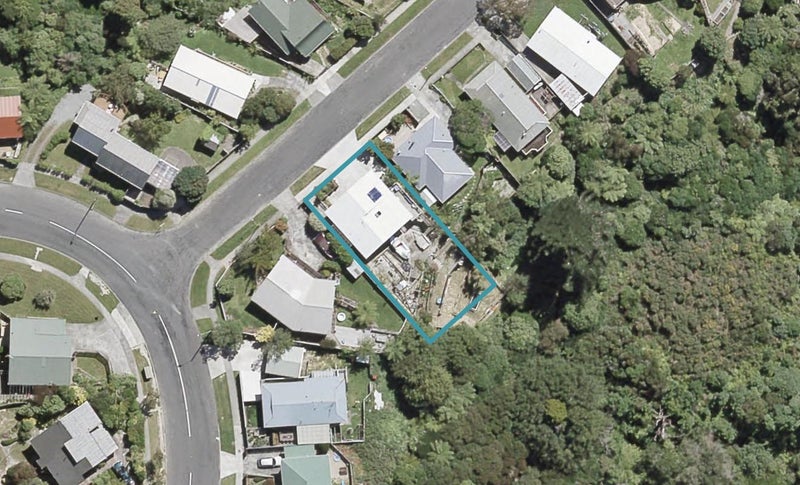 27 Clapham Grove, Stokes Valley, Lower Hutt - Carousel 1
