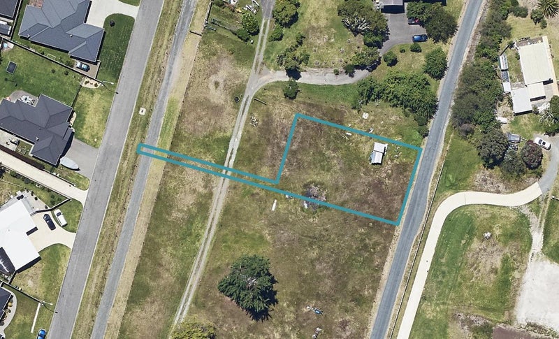 18 Dawn Parade, Coastlands, Whakatane - Carousel 1