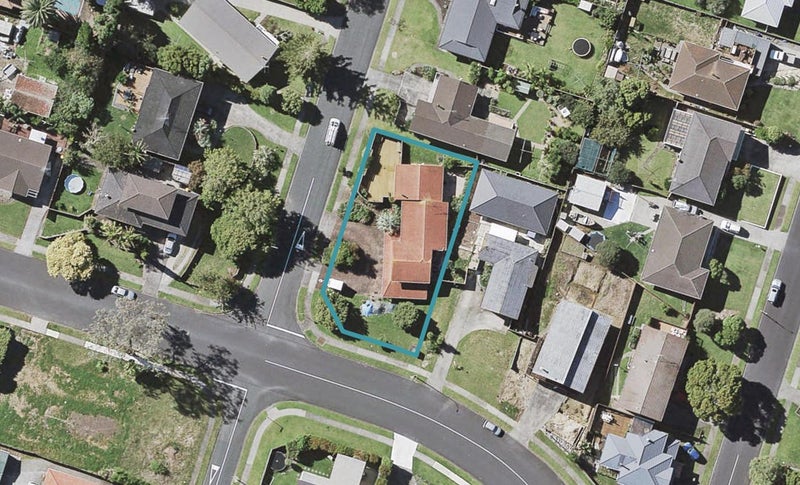 1 Baringa Place, Botany Downs, Auckland - Carousel 1